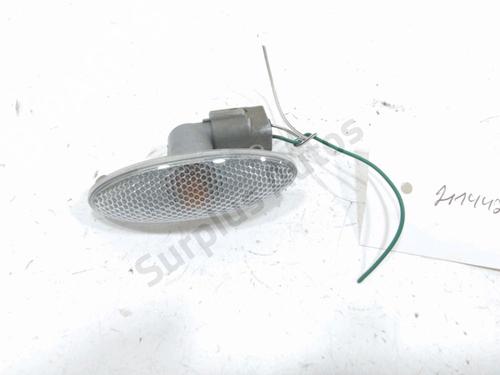Used Right side indicator TOYOTA YARIS (_P9_) 1.4 D-4D (NLP90_, NLP90R) (90 hp) 28311352