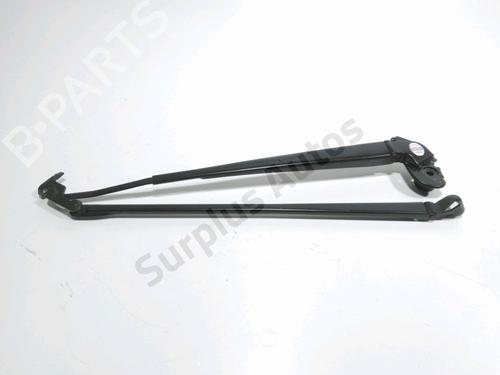 Used Front windshield wiper arm TOYOTA YARIS (_P13_) 1.3 (NSP130_, NSP130) (99 hp) 32488853