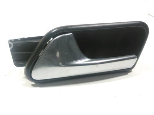 Venstre bagtil invendig håndtag VW TOURAN (1T1, 1T2) 1.9 TDI (105 hp) 28252670