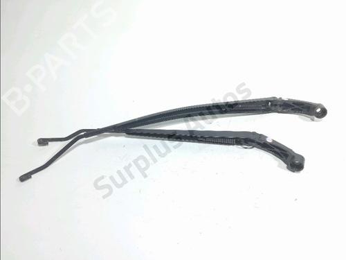 front-windshield-wiper-arm-toyota-yaris-_p21_-_pa1_-_ph1_-2020-39942799 main image