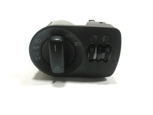 Used Headlight switch AUDI A3 Sportback (8PA) 1.6 FSI (115 hp) 28228447