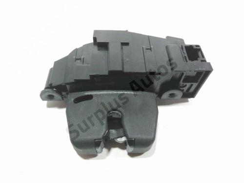 Used Tailgate lock PEUGEOT 308 I (4A_, 4C_) 1.6 HDi (92 hp) 31080377