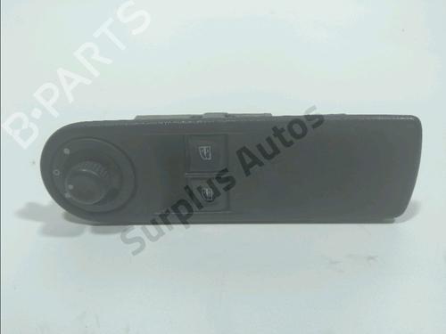 Used Left front window switch RENAULT CLIO IV (BH_) 1.5 dCi 90 (90 hp) 30584862