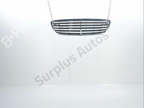 Used Grille MERCEDES-BENZ C-CLASS (W203) C 220 CDI (203.006, 203.008) (143 hp) 28235575