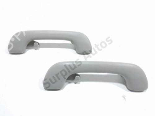 interior-handle-renault-megane-iv-hatchback-b9amn_-2015-35720079 main image