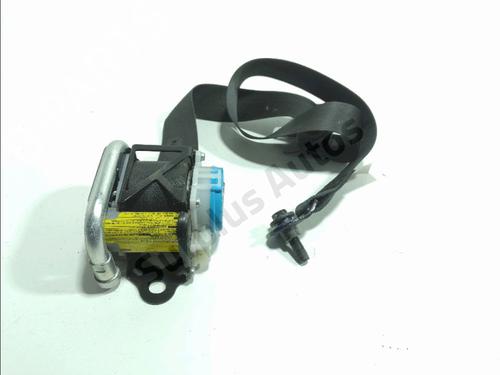 Used Front left seatbelt Front left seatbelt TOYOTA YARIS (_P13_) 1.4 D (NLP130_, NLP130) (90 hp) 33459460 33459460