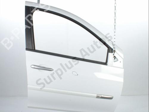 Used Right front door RENAULT CLIO III (BR0/1, CR0/1) 1.2 16V (BR02, BR0J, BR11, CR02, CR0J, CR11) (75 hp) 31350687