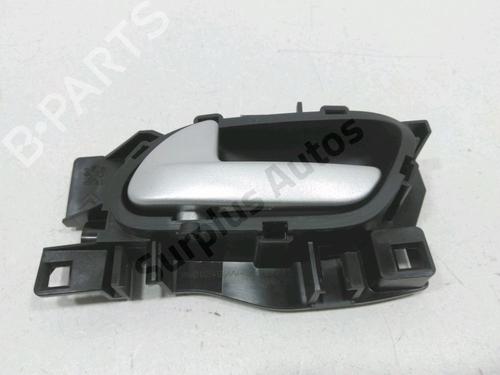 Used Front left interior door handle Front left interior door handle 31123256 31123256