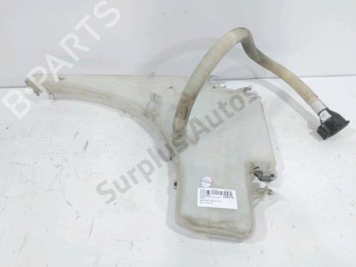 Used Windscreen washer tank Windscreen washer tank 39525201 39525201