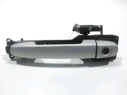 Venstre foran utvendig håndtak TOYOTA YARIS (_P9_) 1.4 D-4D (NLP90_, NLP90R) (90 hp) 28242249