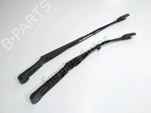 Used Front windshield wiper arm PEUGEOT 308 SW III (FC_, FJ_, FR_, F4_, FN_) PureTech 130 (FRHNSL, FRHNST) (131 hp) 30742195