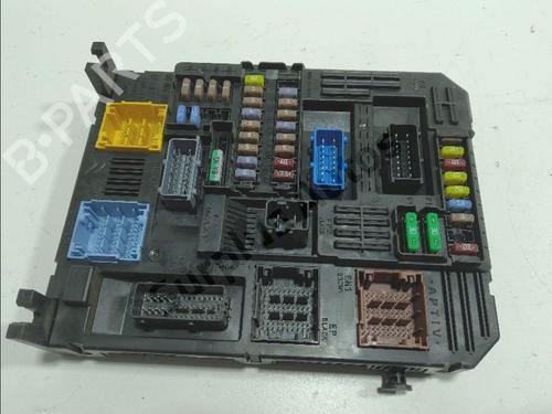 Used Fuse box Fuse box CITROËN C3 III (SX) 1.2 PureTech 82 (83 hp) 33686210 33686210