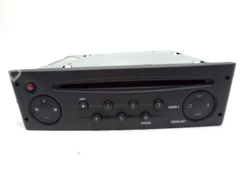 Radio RENAULT CLIO II (BB_, CB_) 1.2 16V (BB05, BB0W, BB11, BB27, BB2T, BB2U, BB2V, CB05,... (75 hp) 28231743