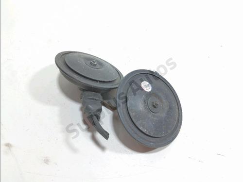 horn-hyundai-santa-fe-ii-cm-2005-2006-2007-2008-2009-2010-2011-2012-2013-2014-2015-34389699 main image