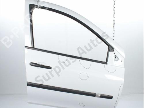 right-front-door-renault-clio-iii-br01-cr01-2005-2006-2007-2008-2009-2010-2011-2012-2013-2014-33534460 main image