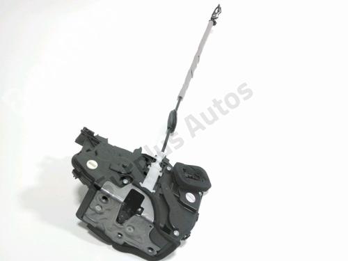 Używane Zamek drzwi tylnych prawych Zamek drzwi tylnych prawych VW T-ROC (A11, D11) 1.0 TSI (116 hp) 37017951 37017951