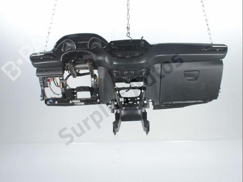 Used Dashboard Dashboard 28231700 28231700