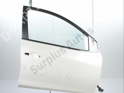 right-front-door-nissan-pulsar-hatchback-c13-2014-28714821 main image