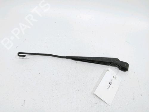 Used Rear windshield wiper arm SUZUKI GRAND VITARA I (FT, HT) 2.0 HDI 110 16V 4x4 (SQ420D, TD83V, JA420WD) (109 hp) 31007277