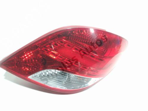 Højre baglygte PEUGEOT 207 (WA_, WC_) 1.4 HDi (68 hp) 30087339