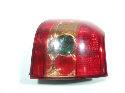 Høyre baklys TOYOTA COROLLA (_E12_) 1.6 VVT-i (ZZE121_, ZZE121R) (110 hp) 28268496