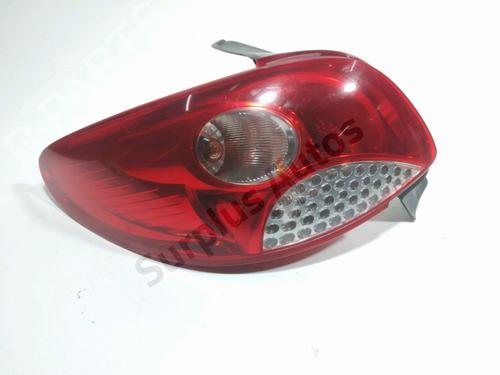 Used Left taillight PEUGEOT 206+ (2L_, 2M_) 1.4 HDi eco 70 (68 hp) 28270366