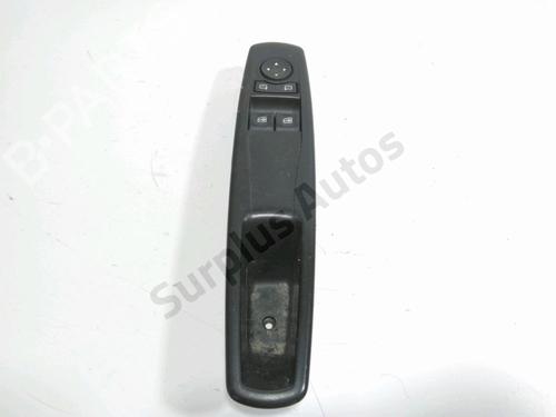 Used Left front window switch Left front window switch RENAULT MEGANE III Hatchback (BZ0/1_, B3_) 1.5 dCi (BZ09, BZ0D, BZ1W, BZ29, BZ14) (110 hp) 35972545 35972545