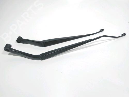 Used Front windshield wiper arm RENAULT KOLEOS II (HC_) 2.0 dCi 175 4WD (177 hp) 28271758