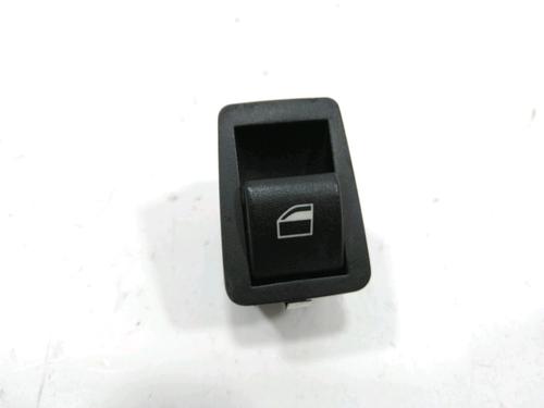 Højre bagtil elrude kontakt Højre bagtil elrude kontakt BMW 3 (E46) 330 d (204 hp) 30999285 30999285