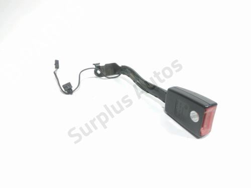 Used Seat buckle VW GOLF PLUS V (5M1, 521) 1.9 TDI (90 hp) 28233772