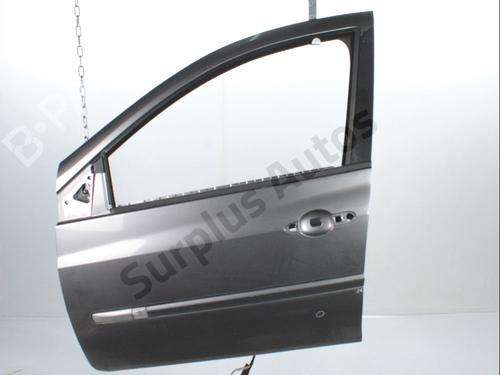 Used Left front door RENAULT CLIO III Grandtour (KR0/1_) 1.2 16V (KR0P) (101 hp) 30406267