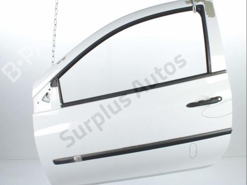 Used Left front door RENAULT CLIO III (BR0/1, CR0/1) 1.5 dCi (75 hp) 30608236