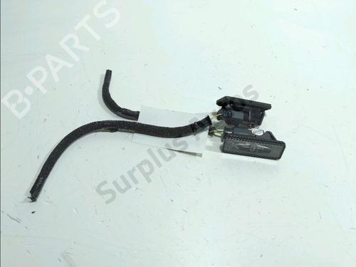 Used Licence plate light PEUGEOT 3008 II SUV (MC_, MR_, MJ_, M4_) 1.5 BlueHDi 130 (131 hp) 32655513