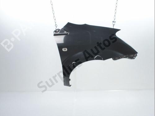 Used Right front fenders TOYOTA COROLLA Verso (ZER_, ZZE12_, R1_) 1.8 (ZNR11_, ZNR11R) (129 hp) 28235785