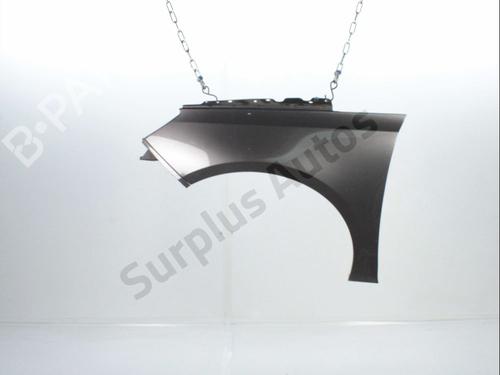 Używane Błotnik przedni lewy PEUGEOT 308 II (LB_, LP_, LW_, LH_, L3_) 1.2 THP 110 (110 hp) 32181444