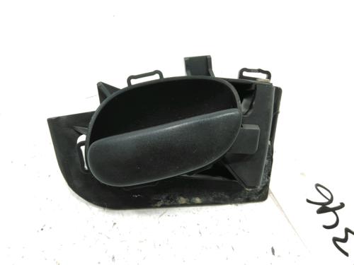 Højre fortil invendig håndtag PEUGEOT 206 Hatchback (2A/C) 1.4 i (75 hp) 30996082