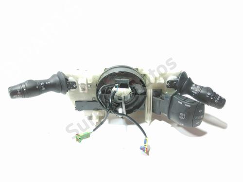 steering-wheel-controls-renault-megane-iii-hatchback-bz01_-b3_-2008-40059388 main image