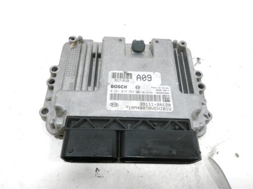 Used Engine control unit (ECU) Engine control unit (ECU) KIA SOUL I (AM) 1.6 CRDi 128 (126 hp) 30984633 30984633