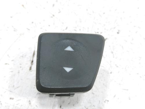Used Right front window switch Right front window switch FIAT 500 (312_) 1.2 (312AXA1A) (69 hp) 30994192 30994192