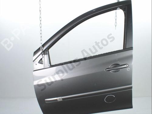 Used Left front door RENAULT CLIO III (BR0/1, CR0/1) 1.5 dCi (75 hp) 31368243