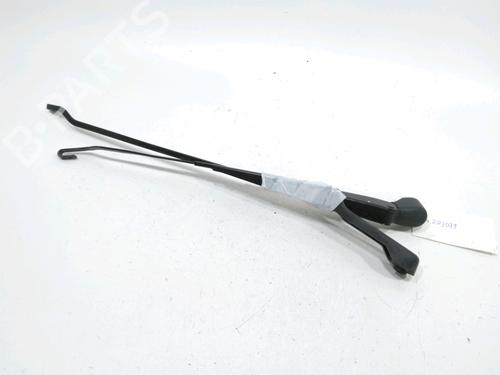 Used Front windshield wiper arm RENAULT CLIO II (BB_, CB_) 1.2 16V (BB05, BB0W, BB11, BB27, BB2T, BB2U, BB2V, CB05,... (75 hp) 31007839