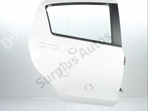 Used Right rear door Right rear door TOYOTA YARIS (_P13_) 1.4 D (NLP130_, NLP130) (90 hp) 33459627 33459627