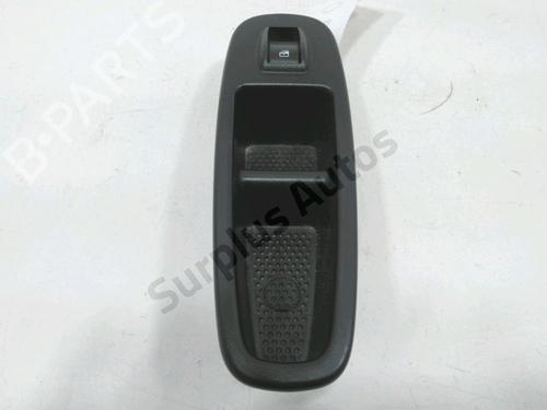 Used Right front window switch FIAT 500L (351_, 352_) 1.6 D Multijet (199LYD1B) (105 hp) 30994465