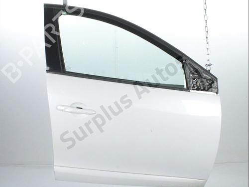 right-front-door-renault-megane-iii-hatchback-bz01_-b3_-2008-35808225 main image