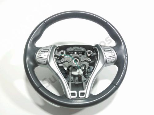 Used Steering wheel NISSAN QASHQAI II (J11, J11_) 1.6 dCi (130 hp) 28972131