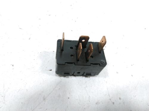 Left rear window switch AUDI A6 C4 (4A2) 2.5 TDI | BP31000510I29