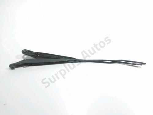 Used Front windshield wiper arm RENAULT KANGOO / GRAND KANGOO II (KW0/1_) 1.5 dCi 90 (KW05, KW08, KW0G, KW11) (90 hp) 31032815