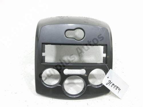 Middenconsole RENAULT CLIO III (BR0/1, CR0/1) 1.2 16V (BR02, BR0J, BR11, CR02, CR0J, CR11) (75 hp) 30991884