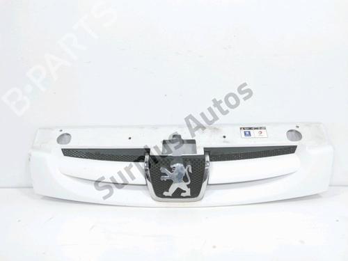 Used Grille Grille 36878192 36878192