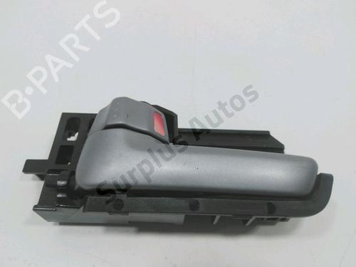 Maneta interior delantera izquierda SUZUKI SWIFT III (MZ, EZ) 1.3 (RS413, ZC11S) (92 hp) 32202774